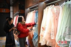 广州：沉浸式岭南饮食文化体验餐厅吸引游客